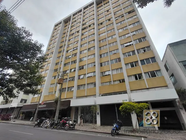 Apartamento 1 quarto e 1 banheiro, para alugar, no bairro Centro em Curitiba