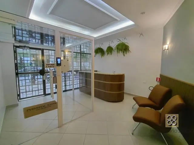 Apartamento 1 quarto e 1 banheiro, para alugar, no bairro Centro em Curitiba