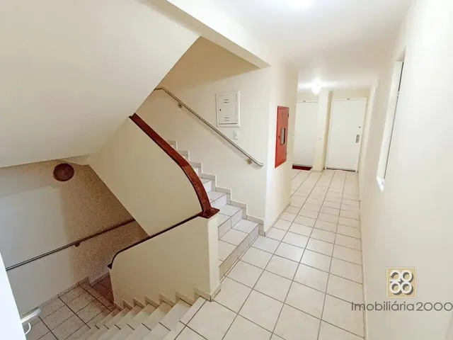 Apartamento 3 quartos e 2 banheiros, para alugar, no bairro Água Verde em Curitiba