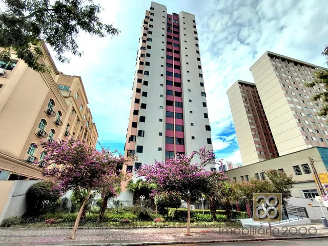 Apartamento 3 quartos e 2 banheiros, para alugar, no bairro Rebouças em Curitiba