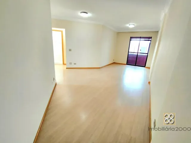Apartamento 3 quartos e 2 banheiros, para alugar, no bairro Rebouças em Curitiba