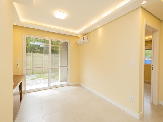 Apartamento com 62m² 2 quartos e 2 banheiros, à venda ou para alugar, no bairro Três Vendas em Pelotas