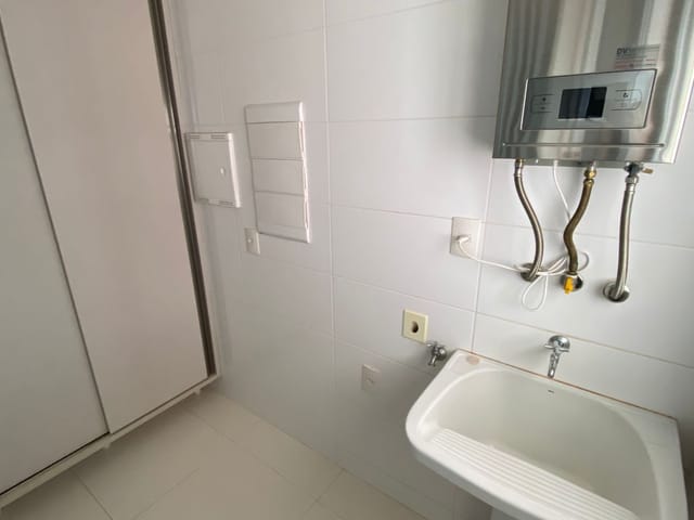 Apartamento com 178m² 3 quartos e 2 banheiros, para alugar, no bairro Gleba Fazenda Palhano em Londrina
