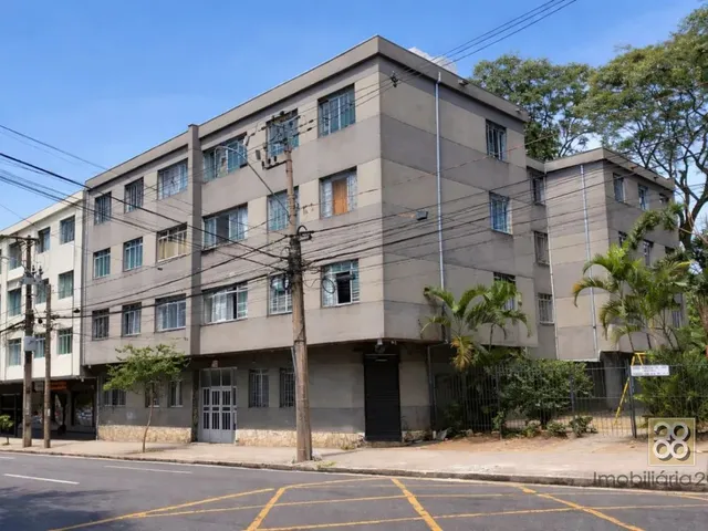 Apartamento 3 quartos e 1 banheiro, para alugar, no bairro Centro em Curitiba