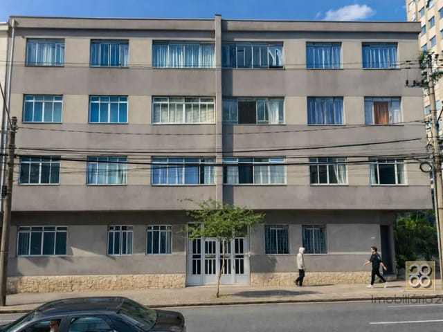 Apartamento 3 quartos e 1 banheiro, para alugar, no bairro Centro em Curitiba
