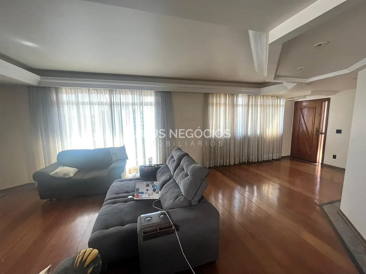 Apartamento, 3 quartos, 220 m² - Foto 2