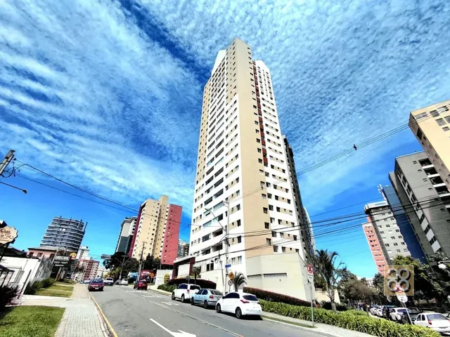 Apartamento 3 quartos e 2 banheiros, para alugar, no bairro Cristo Rei em Curitiba