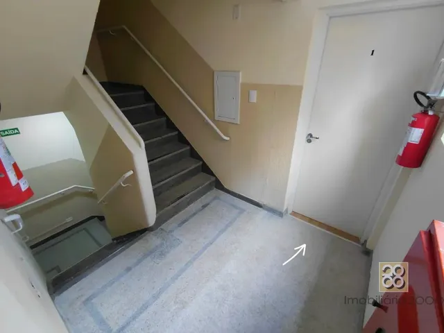 Apartamento 2 quartos e 1 banheiro, para alugar, no bairro Centro em Curitiba