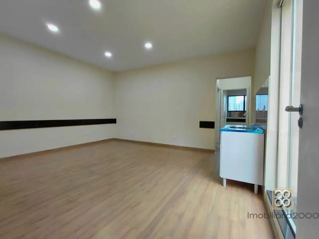 Apartamento 2 quartos e 1 banheiro, para alugar, no bairro Centro em Curitiba