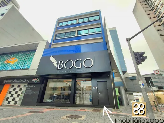 Apartamento 2 quartos e 1 banheiro, para alugar, no bairro Centro em Curitiba