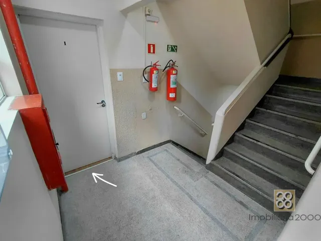 Apartamento 2 quartos e 1 banheiro, para alugar, no bairro Centro em Curitiba