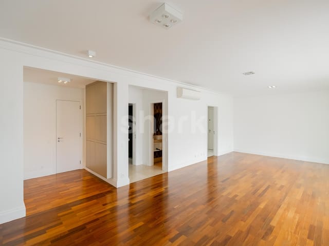 Apartamento com 151m² 3 quartos e 4 banheiros, para alugar, no bairro Itaim Bibi em São Paulo