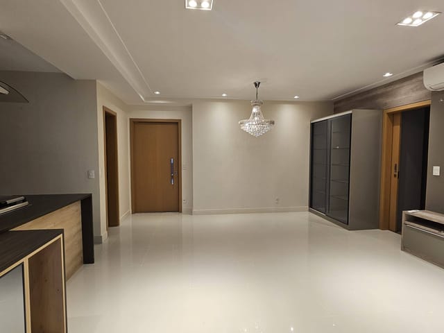 Apartamento com 195m² 3 quartos e 5 banheiros, à venda, no bairro Gleba Palhano em Londrina