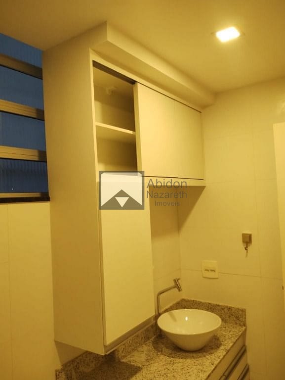Apartamento à venda com 2 quartos, 80m² - Foto 2