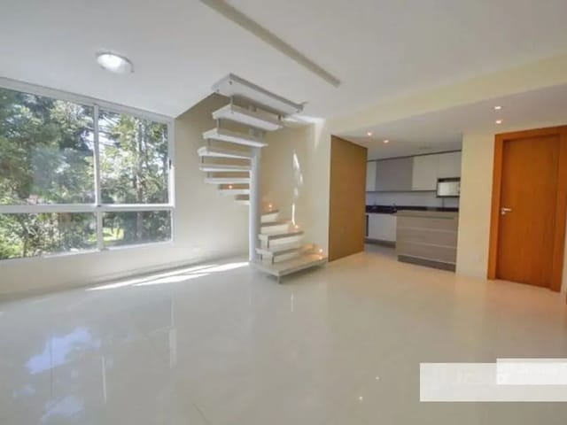 Apartamento 2 quartos e 5 banheiros, à venda, no bairro Ahú em Curitiba