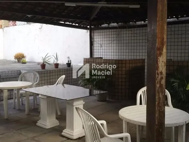 Apartamento com 96m² 2 quartos e 2 banheiros, à venda, no bairro Torre em Recife