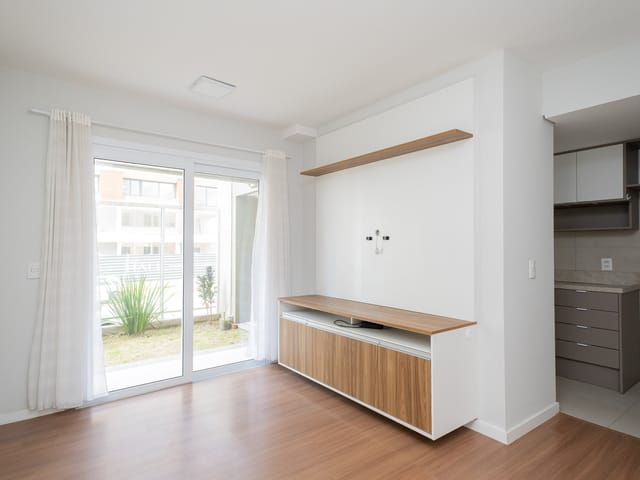 Apartamento com 93m² 2 quartos e 1 banheiro, para alugar, no bairro Três Vendas em Pelotas