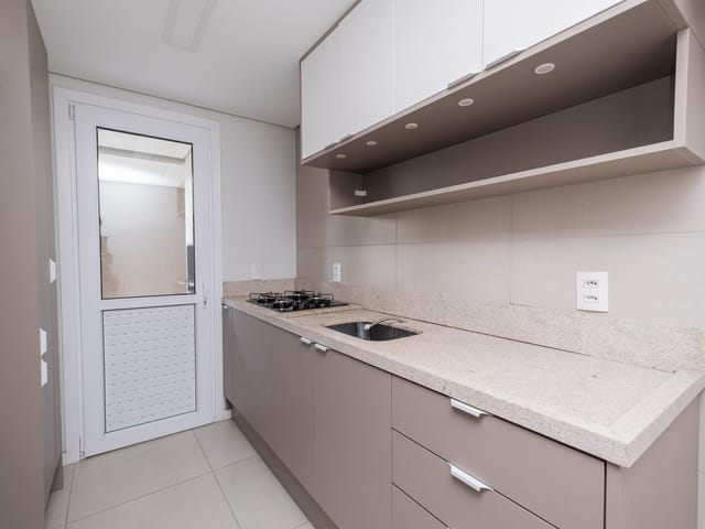 Apartamento com 93m² 2 quartos e 1 banheiro, para alugar, no bairro Três Vendas em Pelotas