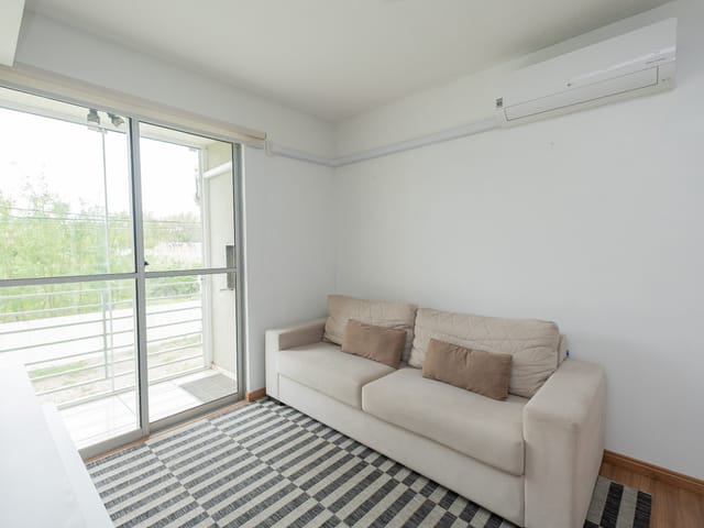 Apartamento com 62m² 2 quartos e 1 banheiro, para alugar, no bairro Centro em Pelotas