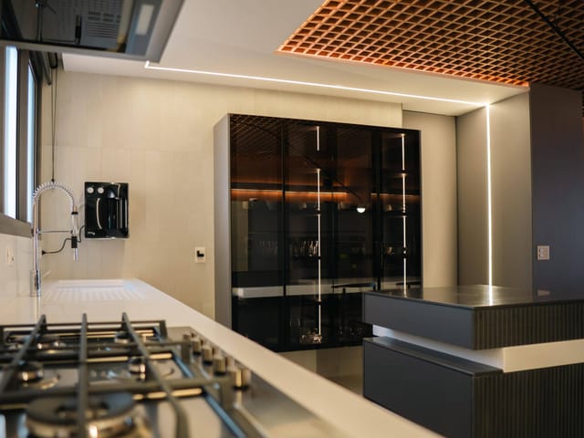 Apartamento com 441m² 3 quartos e 5 banheiros, à venda, no bairro Bela Suiça em Londrina