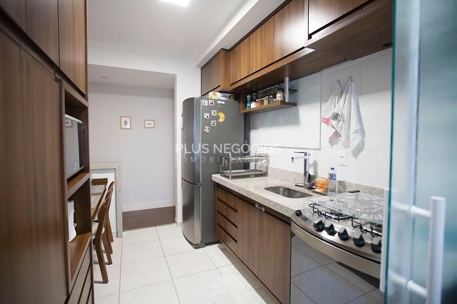 Apartamento à venda com 3 quartos, 90m² - Foto 2