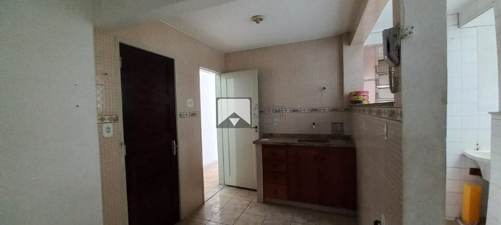 Apartamento à venda com 2 quartos, 70m² - Foto 13