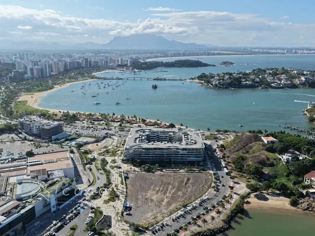 Apartamento com 187m² 4 quartos e 5 banheiros, à venda, no bairro Enseada do Suá em Vitória