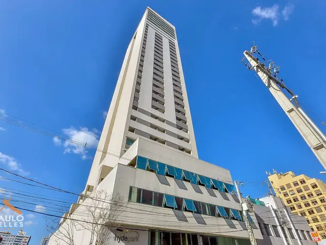 Apartamento 1 quarto e 1 banheiro, para alugar, no bairro Centro em Curitiba