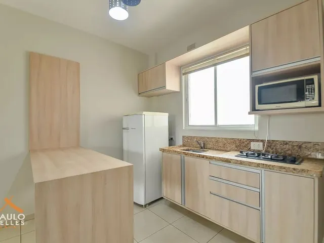 Apartamento 1 quarto e 1 banheiro, para alugar, no bairro Centro em Curitiba