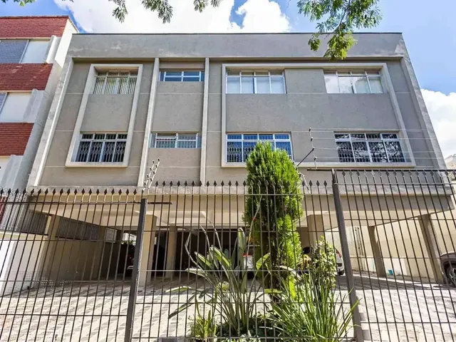 Apartamento 3 quartos e 2 banheiros, para alugar, no bairro Batel em Curitiba