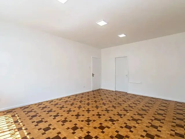 Apartamento 3 quartos e 2 banheiros, para alugar, no bairro Batel em Curitiba