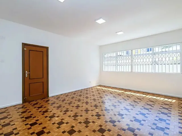 Apartamento 3 quartos e 2 banheiros, para alugar, no bairro Batel em Curitiba