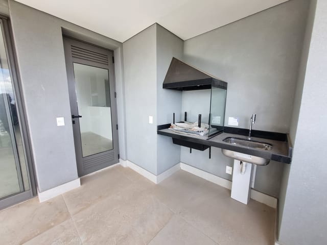 Apartamento com 175m² 3 quartos e 5 banheiros, à venda, no bairro Alphaville Empresarial em Barueri