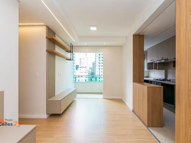 Apartamento 3 quartos e 2 banheiros, para alugar, no bairro Água Verde em Curitiba