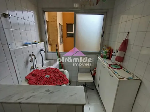 Apartamento com 64m² 3 quartos e 1 banheiro, à venda, no bairro Parque Industrial em São José dos Campos