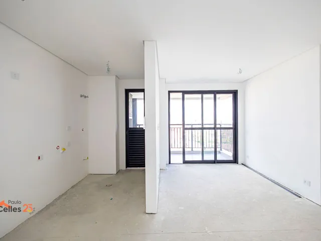 Apartamento 2 quartos e 2 banheiros, à venda, no bairro Cristo Rei em Curitiba
