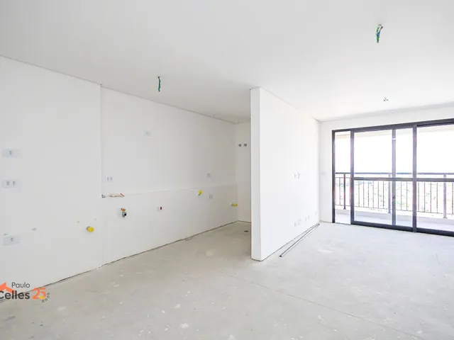 Apartamento 3 quartos e 2 banheiros, à venda, no bairro Cristo Rei em Curitiba