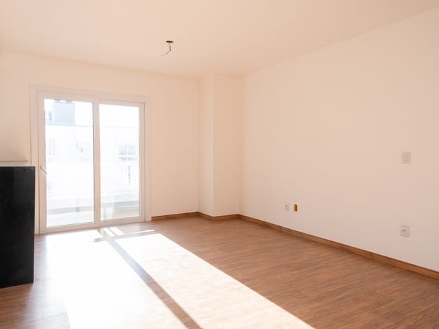 Apartamento 3 quartos e 2 banheiros, à venda ou para alugar, no bairro Três Vendas em Pelotas