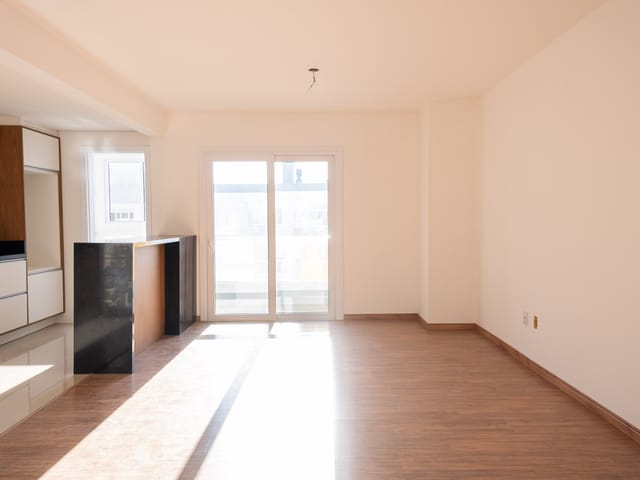 Apartamento 3 quartos e 2 banheiros, à venda ou para alugar, no bairro Três Vendas em Pelotas