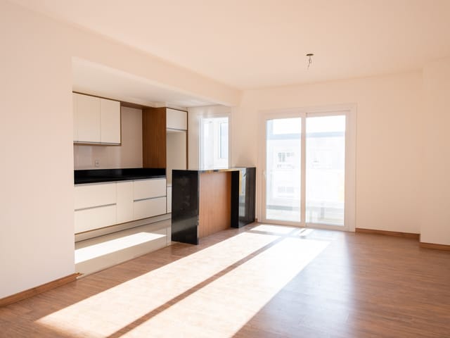 Apartamento 3 quartos e 2 banheiros, à venda ou para alugar, no bairro Três Vendas em Pelotas