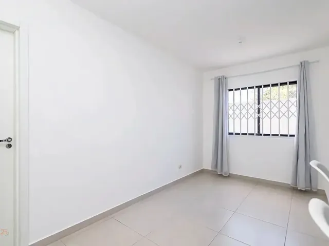 Apartamento 1 quarto e 1 banheiro, para alugar, no bairro Portão em Curitiba