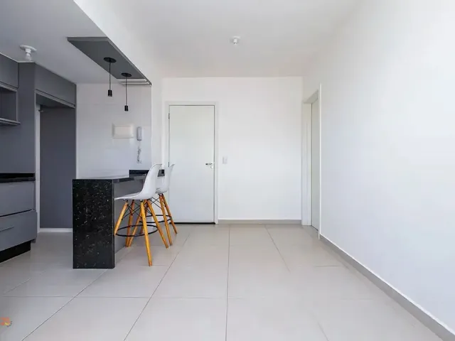 Apartamento 1 quarto e 1 banheiro, para alugar, no bairro Portão em Curitiba