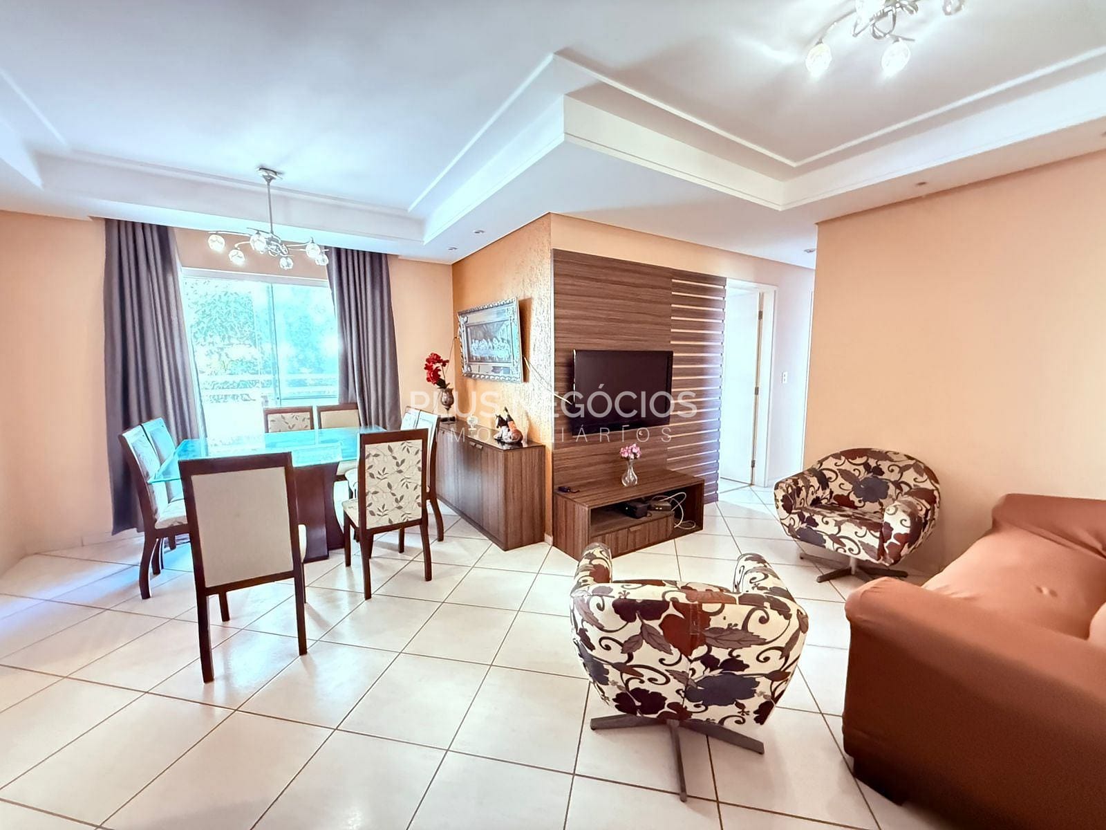 Apartamento à venda com 3 quartos, 96m² - Foto 2