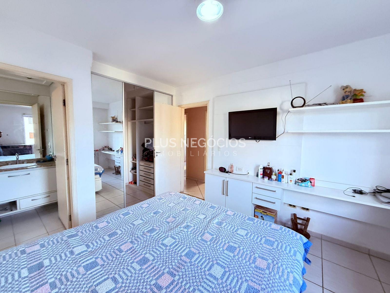 Apartamento à venda com 3 quartos, 96m² - Foto 17