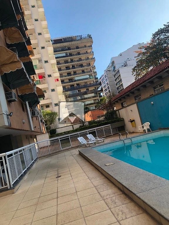 Apartamento à venda com 2 quartos, 80m² - Foto 21