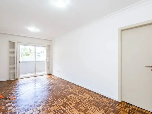 Apartamento 3 quartos e 2 banheiros, para alugar, no bairro Capão Raso em Curitiba