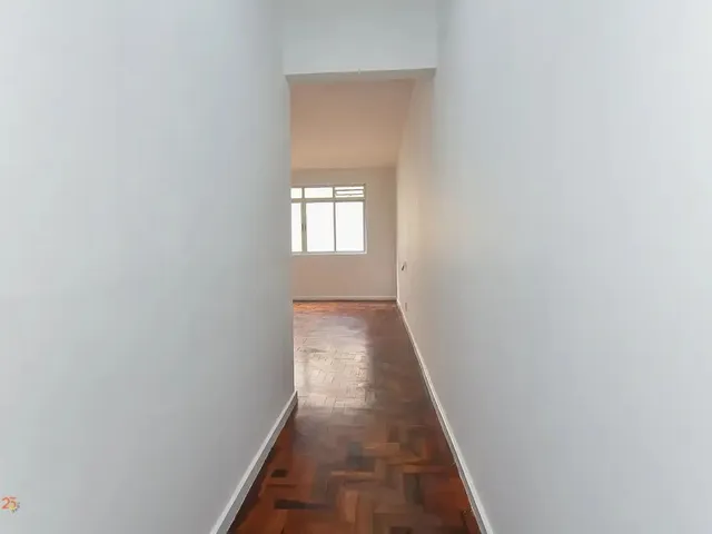 Apartamento 2 quartos e 1 banheiro, para alugar, no bairro Centro em Curitiba
