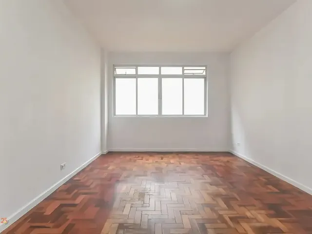 Apartamento 2 quartos e 1 banheiro, para alugar, no bairro Centro em Curitiba