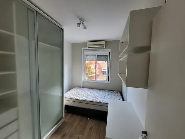 Apartamento 3 quartos e 2 banheiros, à venda ou para alugar, no bairro Petrópolis em Porto Alegre