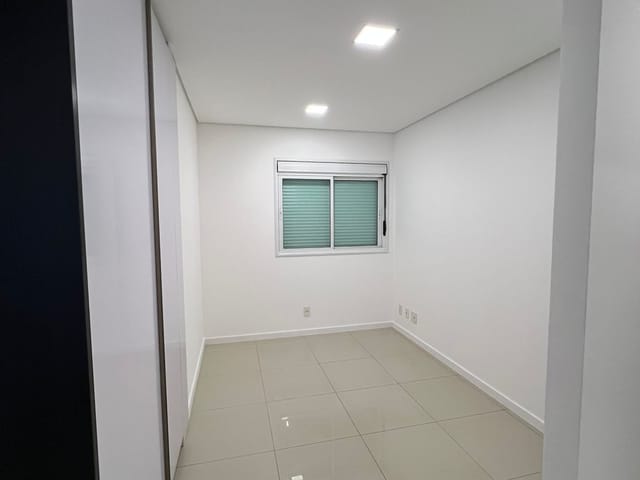 Apartamento com 139m² 2 quartos e 4 banheiros, à venda, no bairro Gleba Palhano em Londrina